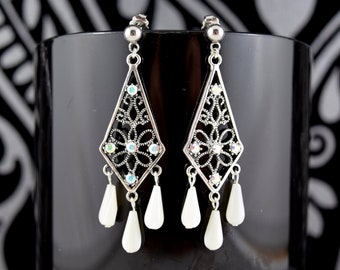 Chandelier earrings - Antique silver - Swarovski crystal & shell drops - Stainless steel studs - Dangle earrings - Free shipping to Canada