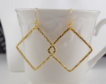 Lightweight golden earrings - Dangle earrings - Hoop earrings - Plated earrings - Free shipping to CANADA