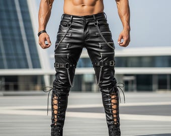 Pantaloni da uomo in pelle nera in stile gotico, modello biker punk con bretelle, vestibilità slim, realizzati a mano.