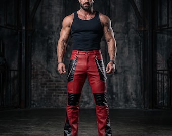 Pantaloni a zampa da uomo in vera pelle rossi e neri, stile biker gotico con toppa a coccodrillo.