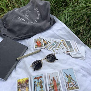 This twin flame psychic session channels soul connection read, twin flame reading, and twin flame truth. With psychic love guide focus, karmic soulmate insight, and spiritual union themes, you receive relationship psychic clarity and soul healing read. A quick psychic read and 1 hour psychic deep love reading are delivered with compassion.