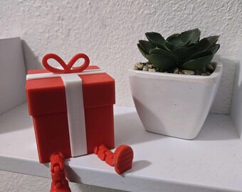 3D Printed Gift Box Shelf Sitter – Articulated Legs Christmas Decor