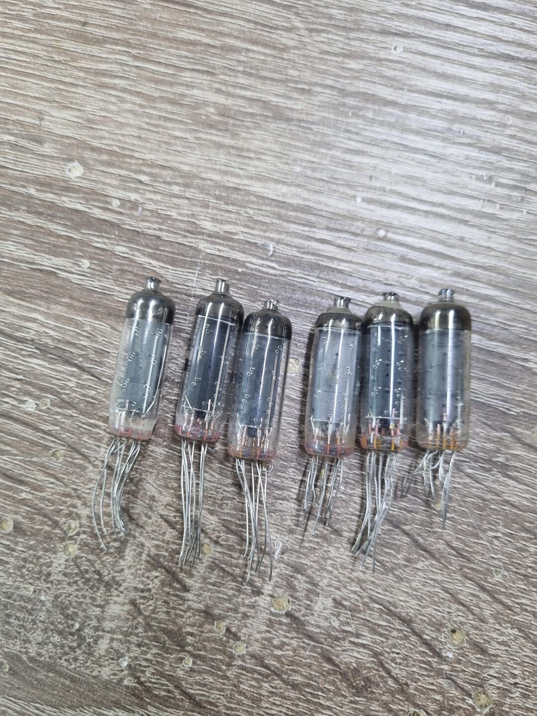 Lot De 6 Tubes VFD Numitron IV-9 (IV9) – NOS Même Date – Neuf