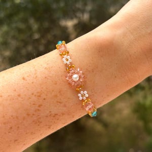 Beaded Flower Bracelet, Daisy Bracelet, Stainless Steel, Green Floral Bracelet, Aesthetic Flower Bracelet, Gift for Her, Birthday Gift