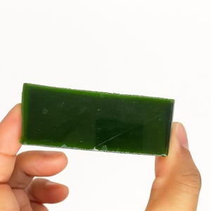 Premium Light Green Lab-Created Emerald Nano 620-720CT Crystal Rough Stone – Ideal for Faceting, Jewellery Crafting, and Gemstone Collectors