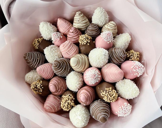 Chocolate Covered Strawberry Bouquet | Edible Fruit Arrangement | Luxury Sweet Gift | Gourmet Strawberries in Chocolate