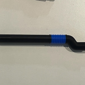 S-shaped stylus for precise typing on smartphones and touchscreens.