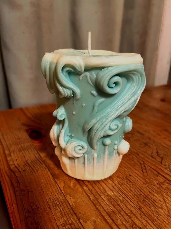 Handmade soy wax candles. Beautiful shapes of all kinds. Choose the one you like best.