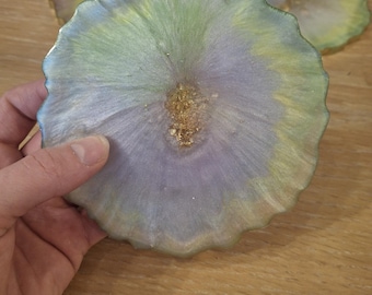 Dessous de verre marbré en résine pastel avec détails en feuille d'or - Fait main