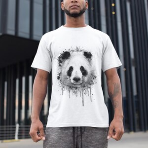 Maglietta unisex con simpatico panda, regalo per gli amanti degli animali, abbigliamento casual, moda ecologica, perfetta per compleanni o feste.