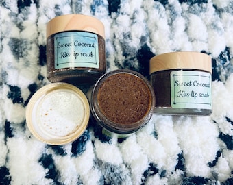 Exfoliante labial con dulce beso de coco