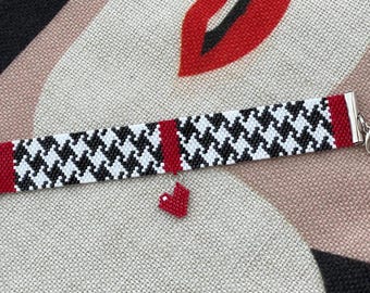 Houndstooth Pattern Beaded Bracelet with Red Heart Charm - Hadmade Peyote Stitch Cuff
