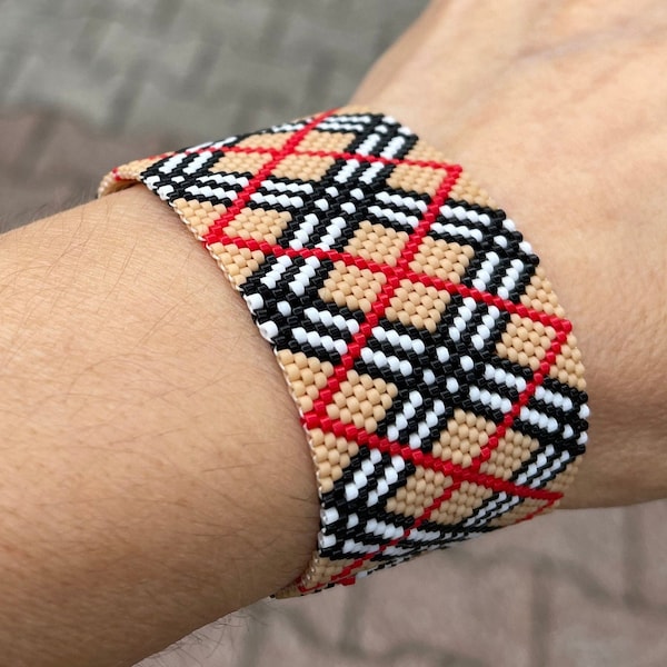 Plaid Bracelet-Cuff Stunning Gift-Beige Black Plaid Ribbon-Classic English plaid peyote bracelet-British Scottish tartan pattern bracelet