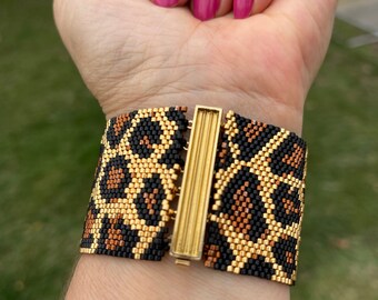 Jewelry Leopard Cuff Bracelet for Women,Animal Print Beaded Cuff,leopard bracelet gold,European and American Fashion Atmospheric Bracelet