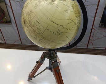 Antyczny morski trójnóg, drewniany stojak na globus, zabytkowy atlas, dekoracja biurka