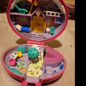 Vintage Polly Pocket shetland pony stable compact only
