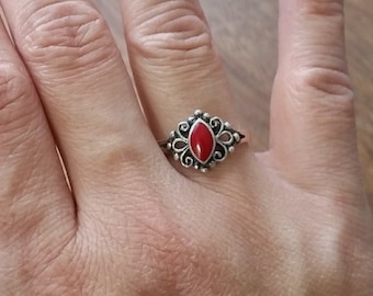 Vintage Red Filigree Style Ring - Size 7.5 / Valentines Sterling Silver Ring, 925 Minimalist Statement Ring, Vintage Gift, Marquise Ring