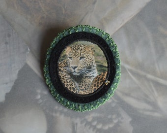 felt leopard brooch - green wild animal felt brooch - leopard brooch - african leopard brooch pin - gift for her - mothersday gift