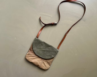 bolso de hombro de lona - bolso bandolera marrón - bolso de lona reciclado - moda sostenible - bolso estilo militar