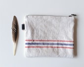 vintage grainsack zipper pouch - oatmeal red blue zipper pouch - grainsack cosmetic bag - pencil pouch - repurposed rustic zipper coin purse