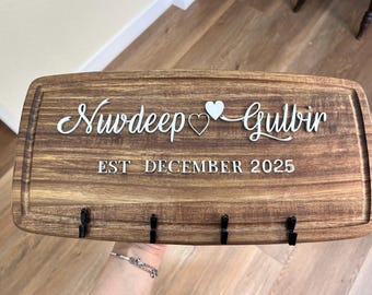 Personalized Wood Key Holder – Custom Family Name & Date