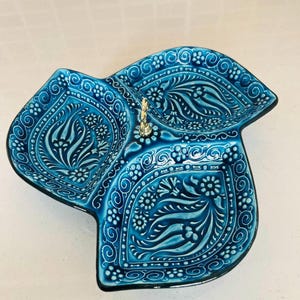 Plato de cerámica turca con divisiones, pintado a mano, plato decorativo para meze turquesa, plato decorativo para meze azul, bandeja para aperitivos de 3 secciones. imagen 5