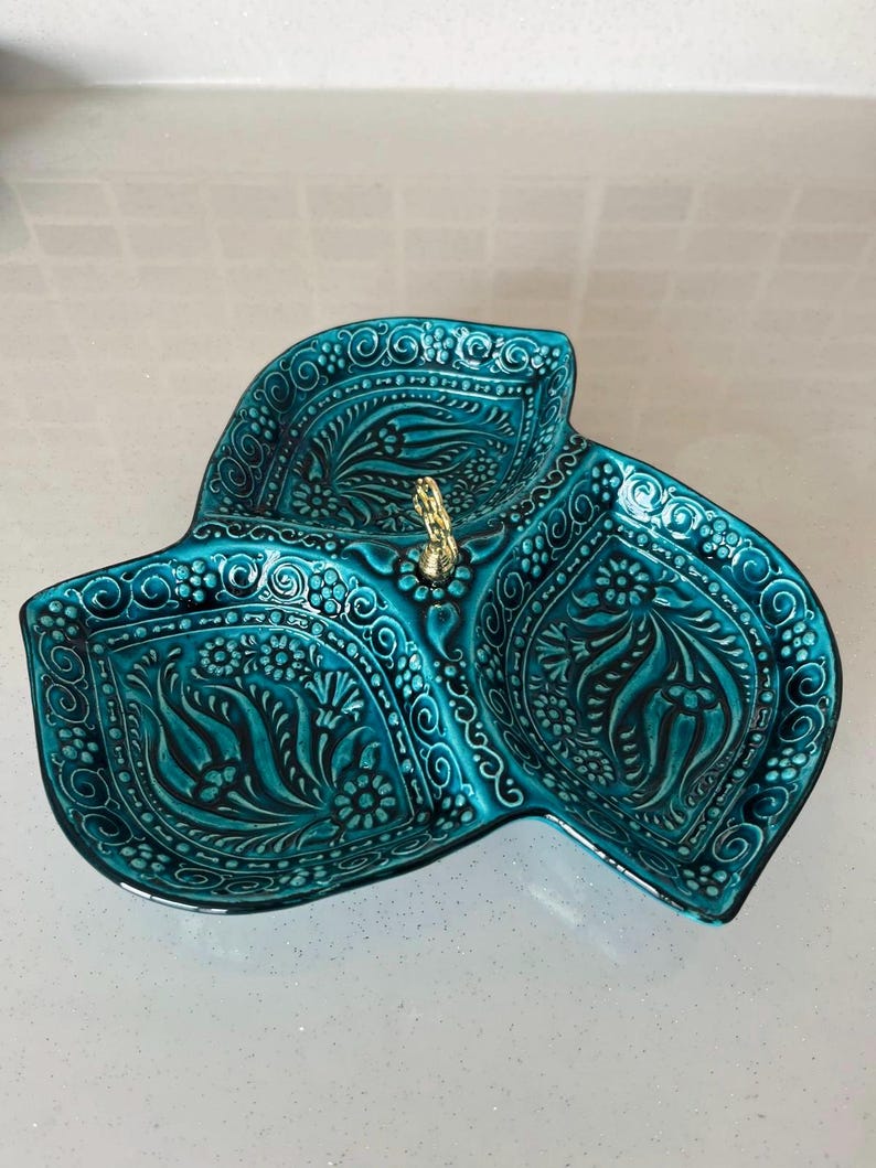 Plato de cerámica turca con divisiones, pintado a mano, plato decorativo para meze turquesa, plato decorativo para meze azul, bandeja para aperitivos de 3 secciones. imagen 4