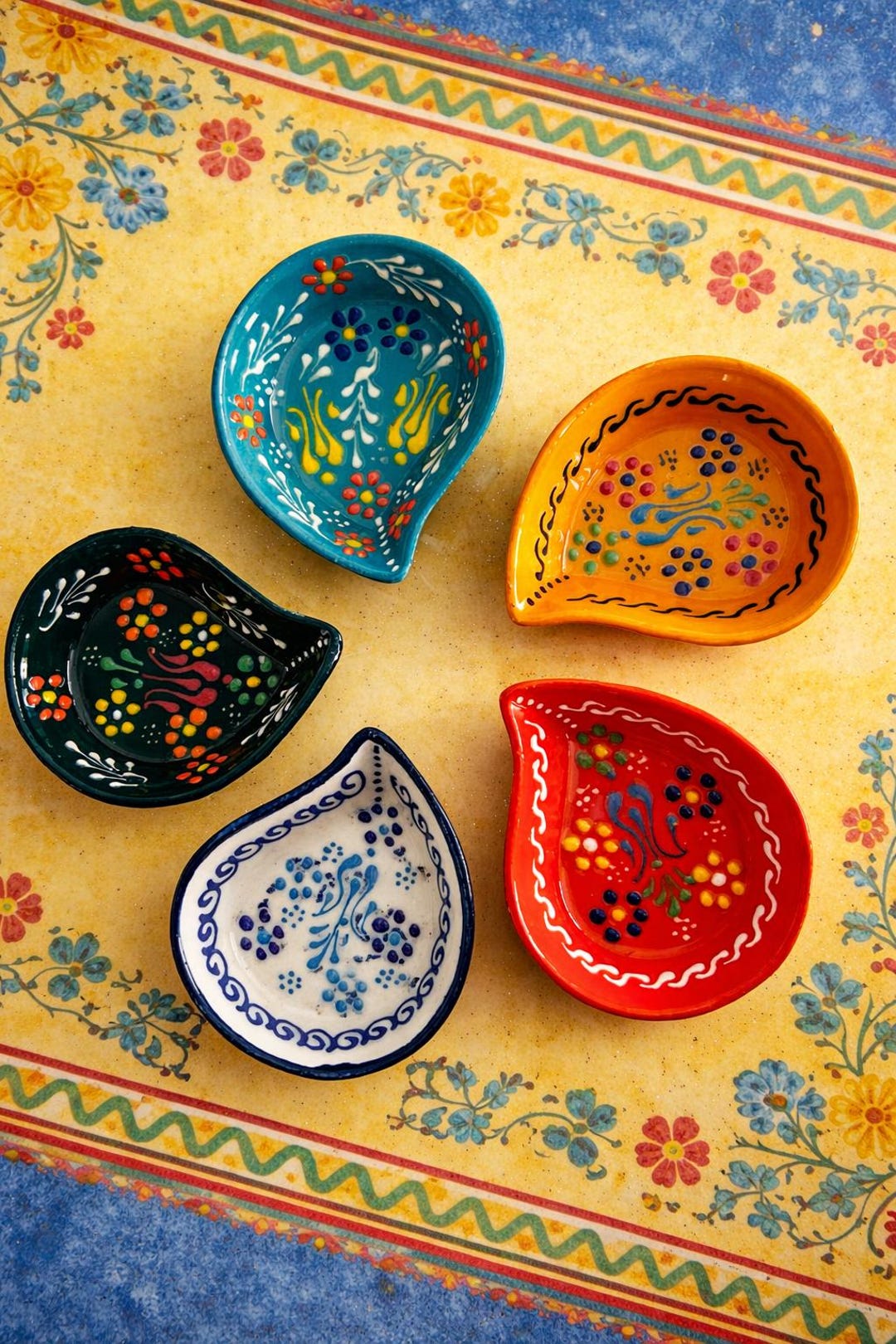 Hand Painted Talavera Dip Bowl Set of 5 – Colorful Ceramic Sauce Dishes – Teardrop Tapas Bowls – Salsa Guacamole Serving Set