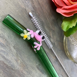 Bubblegum Pink Frog with Daisy Flower on A Bent Green Glass Straw- 8 inches long, 9mm wide- Free cleaning brush and gift wrap