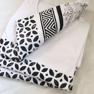 Beautiful blockprinted cotton T-shirt for men, ethnic-chic print, black and white