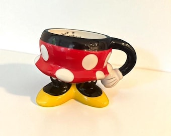 Taza de cerámica de Minnie Mouse de Disney: falda de lunares y zapatos amarillos. Taza de cerámica coleccionable.