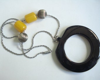 Vintage Yellow and Black Necklace 60's