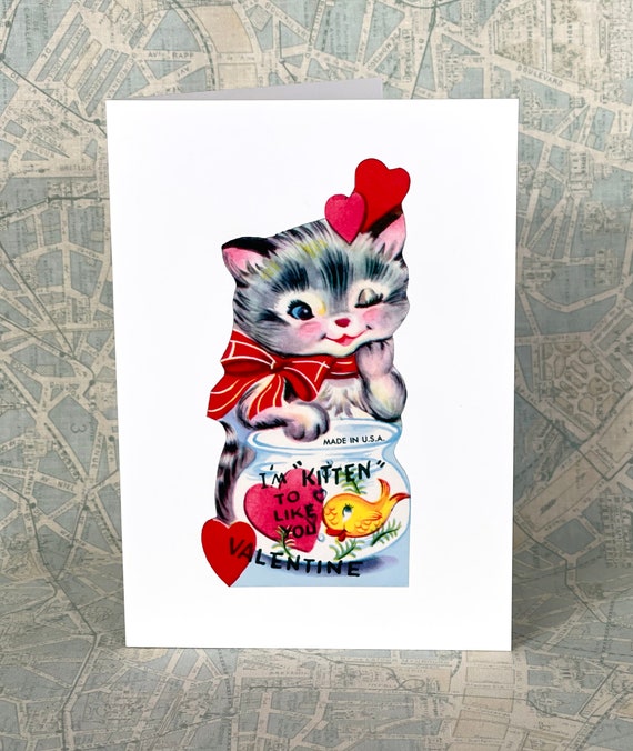 Retro Valentines: 15 Die-Cut Valentines: 15 Die-Cut Cards in Bag with Decorated Envelopes
