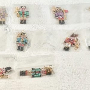 Weihnachten Nussknacker Schlüsselanhänger - Verkauft Einzeln Wähle aus 10 festlichen Designs