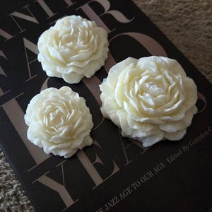 Peony candle in natural soy wax