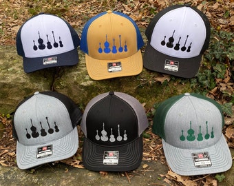 Gorra de camionero de Instruments, Richardson 112. Bordado personalizado, arte de fan inspirado en Billy Strings.