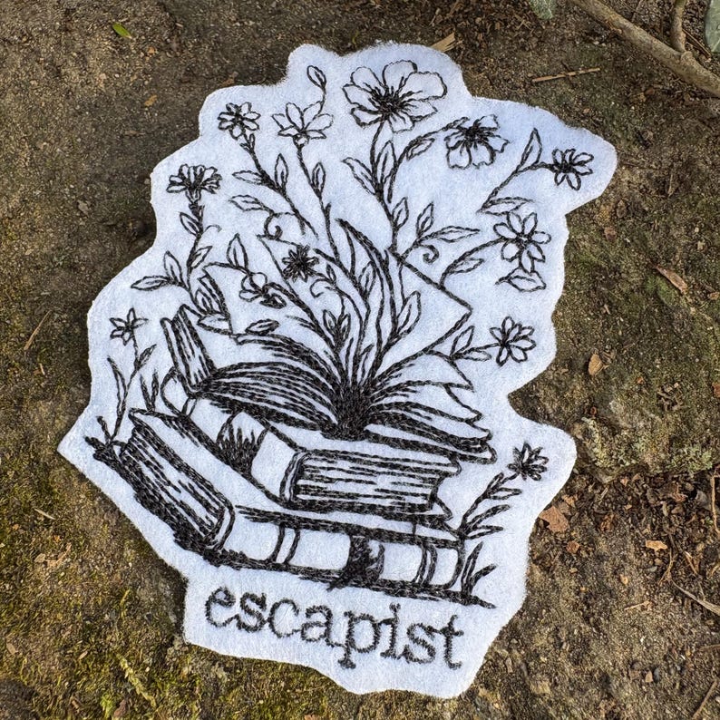 Escapist Book Lover handmade iron on patch. bild 4