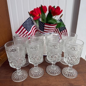 wine glass gifts Decorated Wine Glass Gift Set: 2 Resin Ocean Wave Glasses, 1 Wine Bott –  Janelle's Acrylic Art main image 0