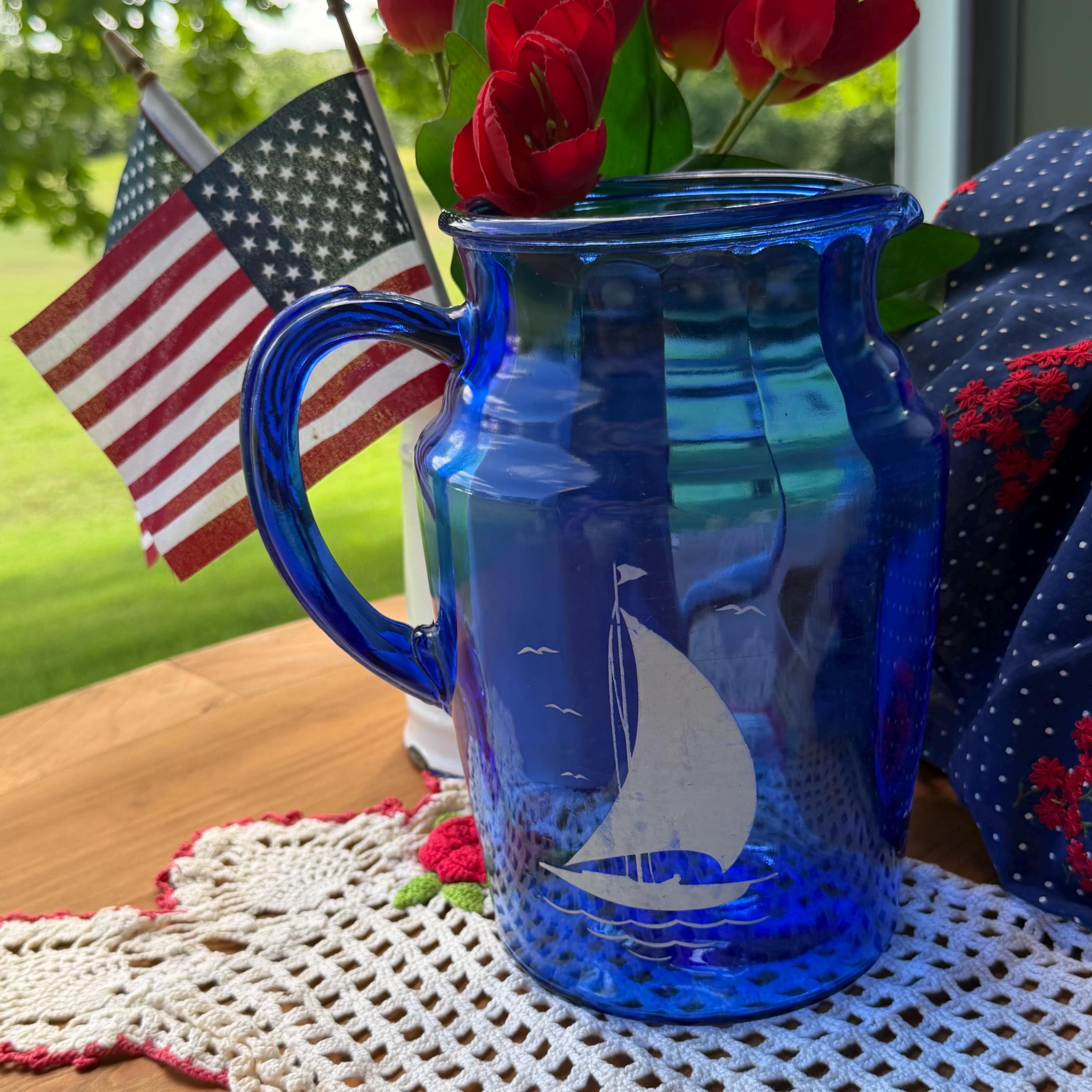 アンティーク帆船の大きいサイズグラス Vintage Blue Sailboat Pitcher - Etsy