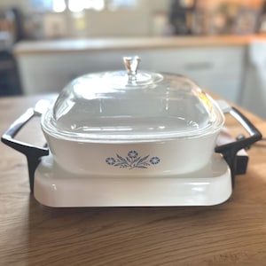 Vintage CorningWare Electromatic Skillet: Cornflower Blue 10&quot; Casserole with Pyrex Lid