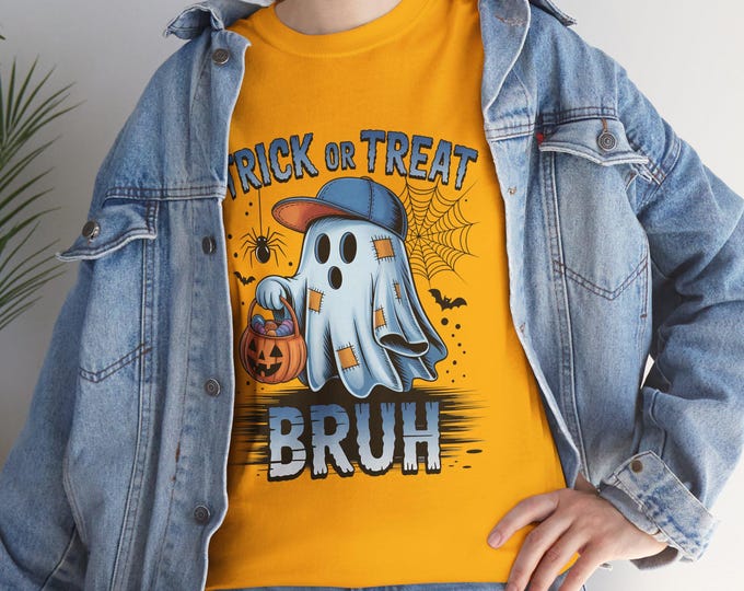 Halloween Ghost Graphic Tee: Spooky Trick or Treat T-Shirt