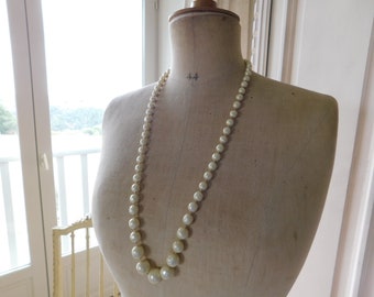 Vintage Majorica Pearl Necklace, Graduated Pearls & Hand Knotted - Exquisite