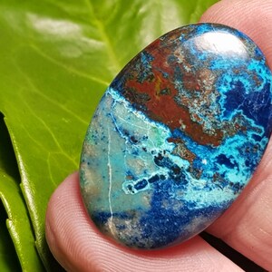32mm Azurite cabochon Shattuckite chrysocolla oval cabochon with cuprite 32 by 22 by 4mm 26ct image 7