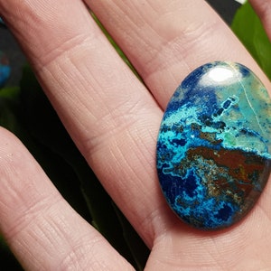 32mm Azurite cabochon Shattuckite chrysocolla oval cabochon with cuprite 32 by 22 by 4mm 26ct image 2