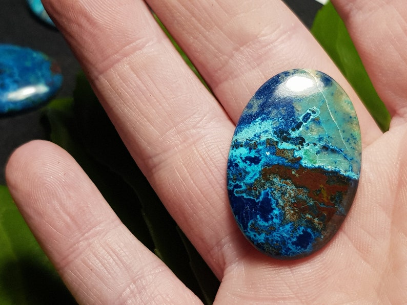 32mm Azurite cabochon Shattuckite chrysocolla oval cabochon with cuprite 32 by 22 by 4mm 26ct image 2