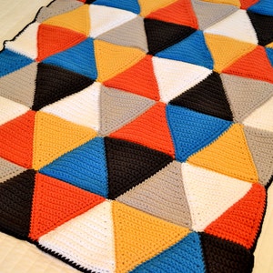 Crochet Triangle Blanket Pattern image 2