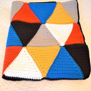 Crochet Triangle Blanket Pattern image 3