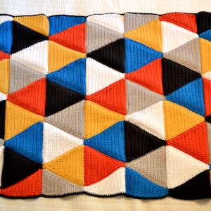 Crochet Triangle Blanket Pattern image 1