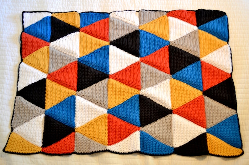 Crochet Triangle Blanket Pattern image 1