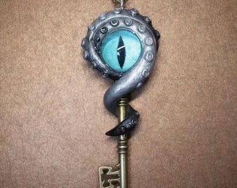 Gothic Horror Cthulhu Key Necklace: Handmade Octopus Tentacles & Eyeball Clay Pendant | Cthulhu Fan Gifts | Personalized DIY Gifts
